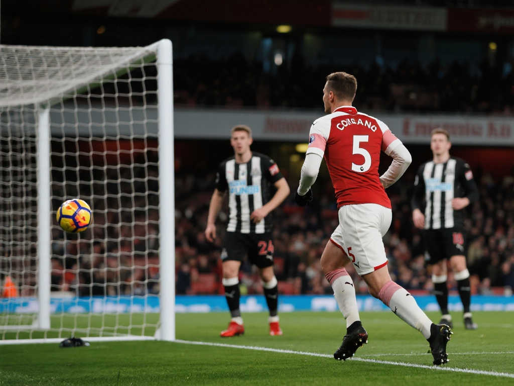 【联赛杯】伊萨克光芒四射,阿森纳久攻不下0-2负纽卡斯尔 【联赛杯】伊萨克光芒四射,阿森纳久攻不下0-2负纽卡斯尔